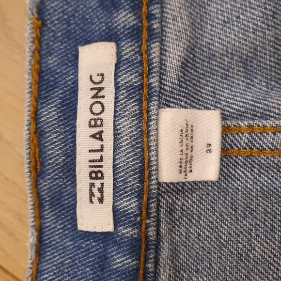 Billabong Distressed Jean Skirt Sz 29 - Picture 2 of 8